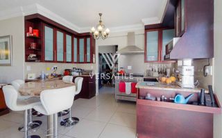 3 Bedroom House For Sale in Long Beach