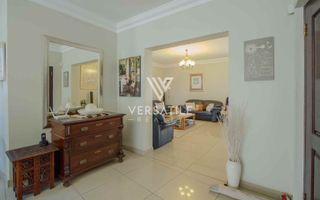 3 Bedroom House For Sale in Long Beach