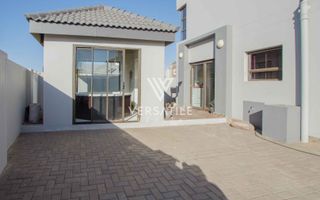 3 Bedroom House For Sale in Long Beach
