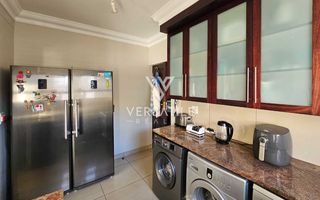 3 Bedroom House For Sale in Long Beach