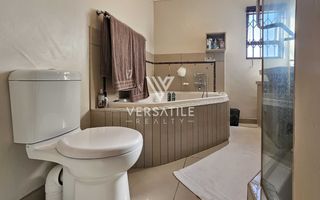 3 Bedroom House For Sale in Long Beach