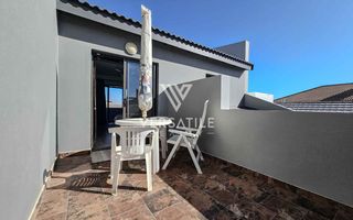 3 Bedroom House For Sale in Long Beach