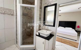 4 Bedroom House For Sale in Long Beach