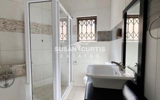 4 Bedroom House For Sale in Long Beach