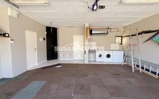 4 Bedroom House For Sale in Long Beach