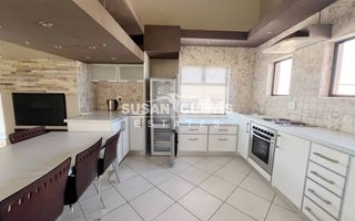 4 Bedroom House For Sale in Long Beach