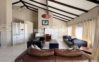 4 Bedroom House For Sale in Long Beach
