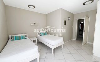 4 Bedroom House For Sale in Long Beach