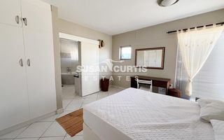 4 Bedroom House For Sale in Long Beach