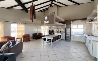 4 Bedroom House For Sale in Long Beach