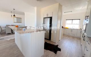 3 Bedroom House For Sale in Long Beach