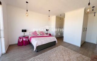 3 Bedroom House For Sale in Long Beach