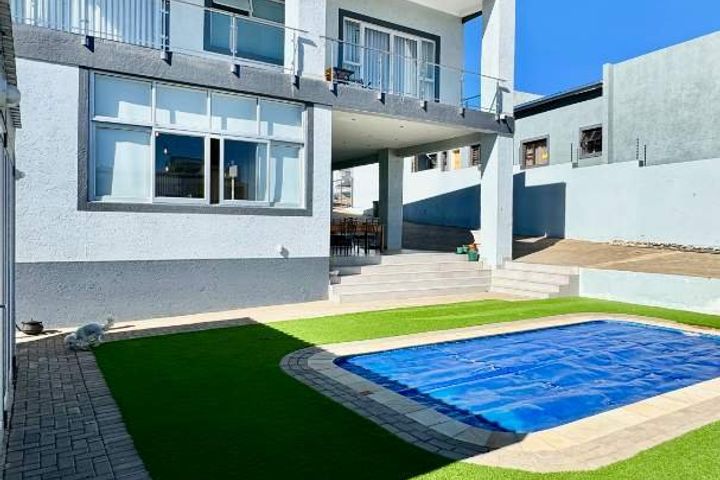 4 Bedroom House For Sale in Kleine Kuppe, Windhoek