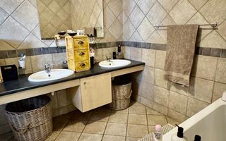 4 Bedroom House For Sale in Windhoek Country Club, Windhoek