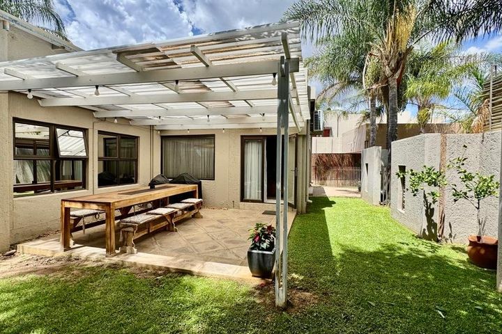 4 Bedroom House For Sale in Windhoek Country Club, Windhoek