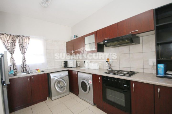 2 Bedroom Apartment To Rent in Long Beach
