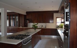 5 Bedroom House To Rent in Hochlandpark, Windhoek
