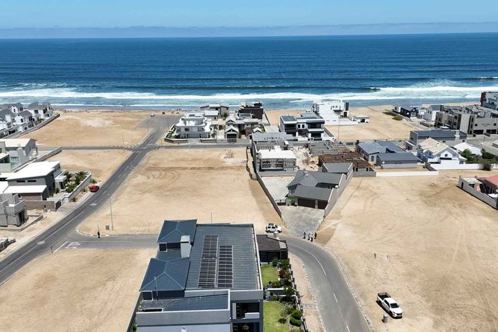 House For Sale in Mile 4 Extension 1, Swakopmund
