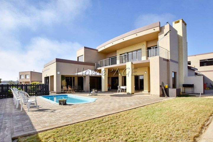 5 Bedroom House For Sale in Swakopmund Ext 9, Swakopmund