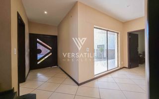 4 Bedroom House For Sale in Long Beach