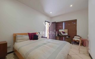 4 Bedroom House For Sale in Long Beach