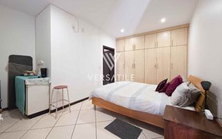 4 Bedroom House For Sale in Long Beach