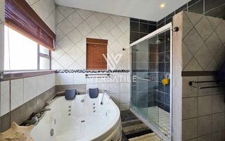 4 Bedroom House For Sale in Long Beach
