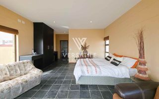 4 Bedroom House For Sale in Long Beach