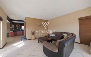 4 Bedroom House For Sale in Long Beach