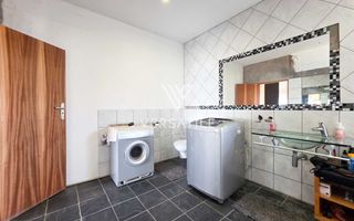 4 Bedroom House For Sale in Long Beach