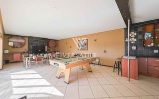 4 Bedroom House For Sale in Long Beach