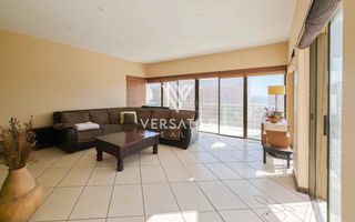 4 Bedroom House For Sale in Long Beach