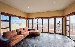 4 Bedroom House For Sale in Long Beach