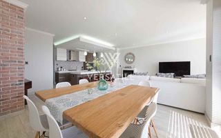 3 Bedroom House To Rent in Long Beach