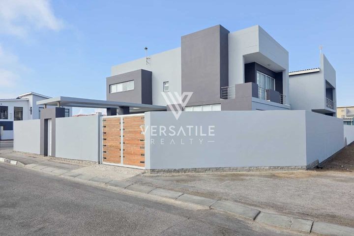 3 Bedroom House To Rent in Fairway Estate