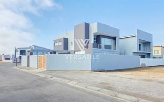 3 Bedroom House To Rent in Fairway Estate