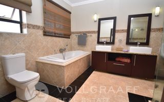 4 Bedroom House For Sale in Vogelstrand, Swakopmund