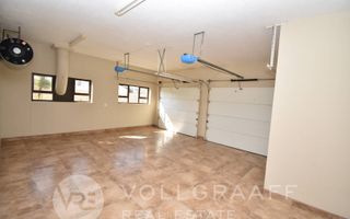 4 Bedroom House For Sale in Vogelstrand, Swakopmund