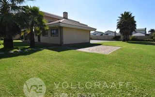 4 Bedroom House For Sale in Vogelstrand, Swakopmund