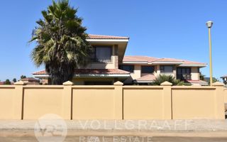 4 Bedroom House For Sale in Vogelstrand, Swakopmund