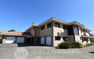 4 Bedroom House For Sale in Vogelstrand, Swakopmund