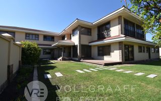 4 Bedroom House For Sale in Vogelstrand, Swakopmund