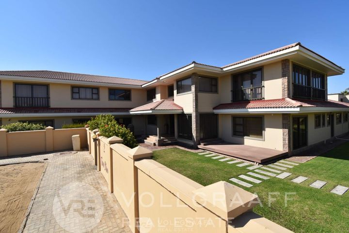 4 Bedroom House For Sale in Vogelstrand, Swakopmund