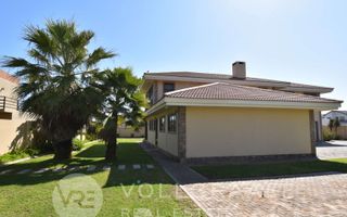 4 Bedroom House For Sale in Vogelstrand, Swakopmund