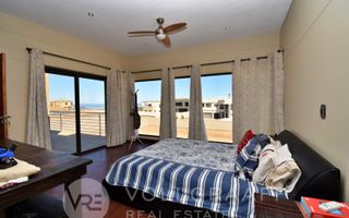 5 Bedroom House For Sale in Vogelstrand, Swakopmund
