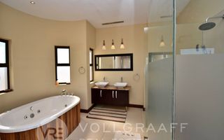 5 Bedroom House For Sale in Vogelstrand, Swakopmund