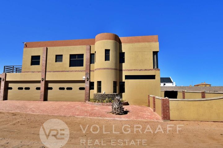 5 Bedroom House For Sale in Vogelstrand, Swakopmund