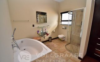 5 Bedroom House For Sale in Vogelstrand, Swakopmund
