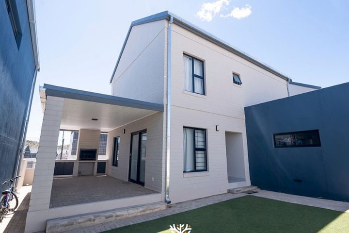 4 Bedroom House To Rent in Kleine Kuppe, Windhoek