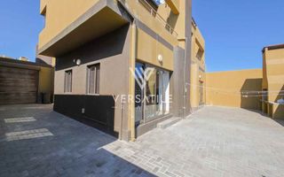 4 Bedroom House For Sale in Long Beach
